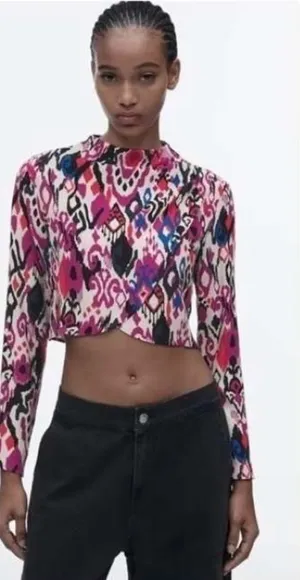 ZARA Abstract Print Mock Neck Long-Sleeve Crop‎ Top Size Small Pink Purple Blue thumbnail 1