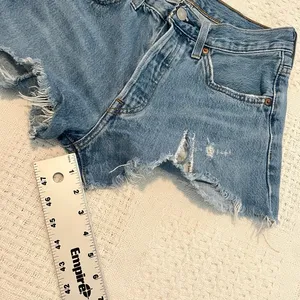 Levi's 501 25 button fly jean shorts distressed cut offs SH2 3569 thumbnail 5