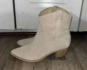DV by Dolce Vita Booties thumbnail 2