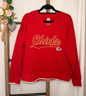 NFL Team Apparel Kansas City Chiefs Red V-Neck Sweatshirt Womens Large NEW thumbnail 1