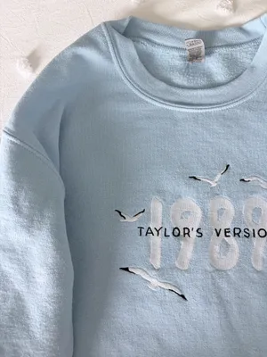 Taylor Swift 1989 Crewneck Taylor’s Version thumbnail 1