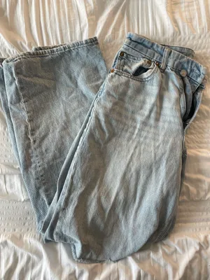 American Eagle High-Rise Light Wash Wide Leg Jeans thumbnail 2