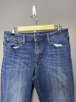 Levis Demi Curve Boot Cut Jeans Womens 10/30 Medium Wash Mid Rise Stretch Denim thumbnail 2