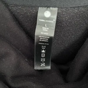 YOGALICIOUS Cowl Neck Pullover Sweatshirt. Black. Women’s Size L. EUC thumbnail 2