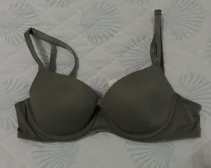 PINK Victoria's Secret Bra thumbnail 1