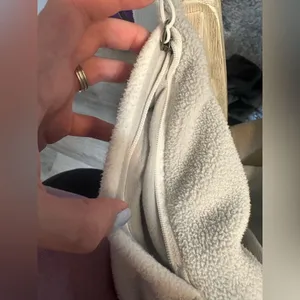The North Face White And Gray Fleece Jacket thumbnail 5