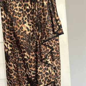 Venus Leopard Print Maxi Skirt thumbnail 3