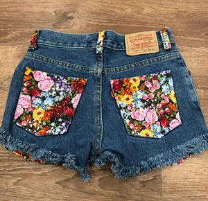 Levi's Vintage Floral Shorts thumbnail 2