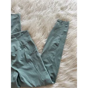 Gymshark Whitney Everyday Pocket Leggings Leaf Green Size Small thumbnail 4
