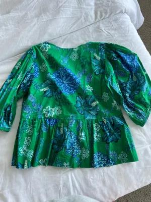 Women’s Green Floral Tie-Front Peplum Top thumbnail 3