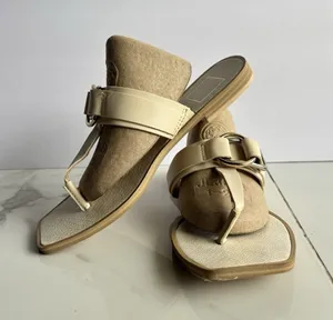 Dolce Vita Ilene Sandals Womens 8.5 Cream Off White Buckle Square Thong Slide thumbnail 1