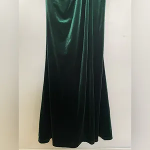 REVELRY Vera Velvet Dress in Emerald Green Size 4 | Evening | Bridesmaid Dress thumbnail 7