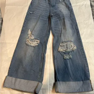 BDG Blue Relaxed Jeans with Distressed Details thumbnail 3