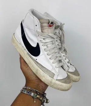 Nike White Blazers Women’s Size 8 thumbnail 1
