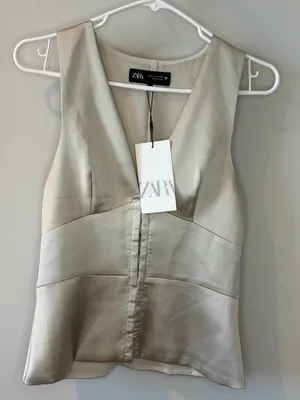 NWT Zara Champagne Satin V Neck Corset Top Peplum Hem. Size Small thumbnail 2