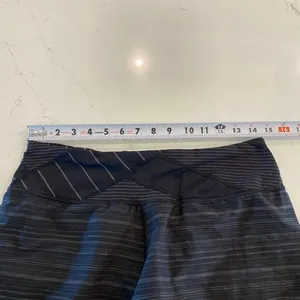Lululemon Run‎ Speed Short Black and Gray Size 6 thumbnail 6