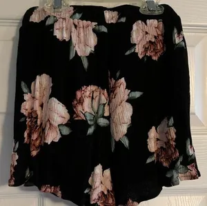 Flowy Women’s shorts in Flower print New! thumbnail 1