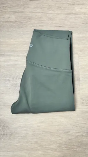 Wunder Under Lululemon Leggings thumbnail 2