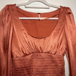 Free People Santiago Satin Cropped Blouse – Romantic Puff Sleeve Y2K (S) thumbnail 5