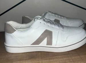MIA Krew Sneakers thumbnail 4