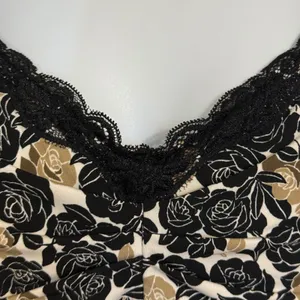 WHITE HOUSE BLACK MARKET Rose Floral Lace Trim Camisole Tank Top Black Tan EUC M thumbnail 3