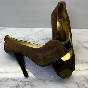 Michael Kors Brown Suede Peep Toe Pumps Heels 8M Gold Insole Wood Heel thumbnail 1