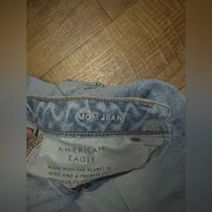 American Eagle Strigid Mom Jean thumbnail 5