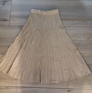 NEW Pleated A-Line Maxi Long Knit Sweater Skirt XS thumbnail 1