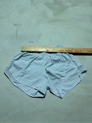 Lululemon Hotty hot Women's white Elastic-Waist Active Shorts 4 thumbnail 2