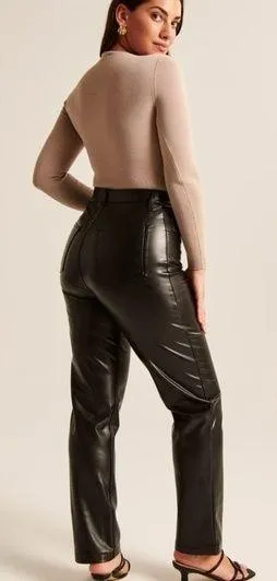 Curve Love Vegan Leather 90s Straight Leg Pant thumbnail 2