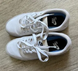 White Nike SB Chron 2 Sneakers size 4.5 thumbnail 1