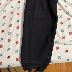 Lululemon women’s black joggers thumbnail 3