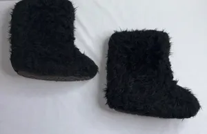 Black fur boots Size 8 thumbnail 4