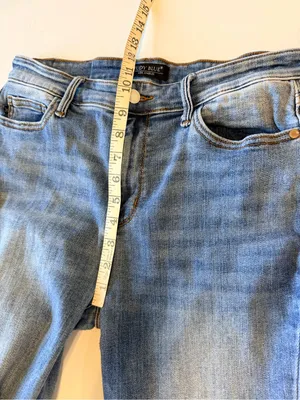 Judy Blue Boot Cut medium wash jeans, 10" rise, size 30 (11) thumbnail 5