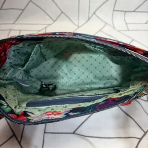 Lug Crossbody‎ Bag Medium Navy Floral Quilted Multi-Pocket Travel Purse thumbnail 10