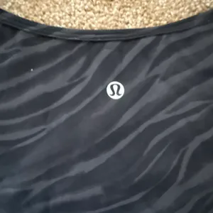 Lululemon Top thumbnail 3