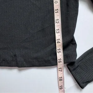 Altar'd State Black Long Sleeve Ribbed Mock Neck Crop Top Size Small NWOT thumbnail 4