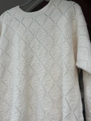 NWT Cyrus Cream Sweater!  XL thumbnail 9