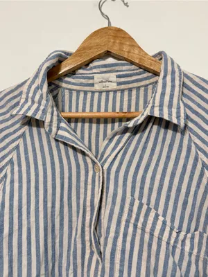 Aritzia Wilfred Free Boyfriend Linen Shortsleeve Shirt Striped Blue Size Large thumbnail 4