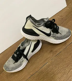 Nike Epic React Flyknit 2 Women's Running Shoes Size 8.5 thumbnail 7