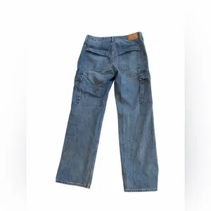 Aritzia Denim‎ Forum The '90s Edie Lo-Rise Cargo Jean size 29 thumbnail 3