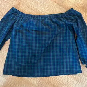 Vineyard Vines plaid‎ top thumbnail 1