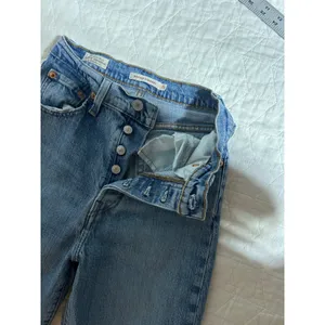 Levi's Levi Strauss Premium Ribcage Straight Jeans Distressed Light Wash Women W25‎ L27 thumbnail 4