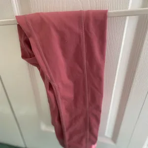 Dusty pink Gymshark Leggings S/xs with pockets thumbnail 3
