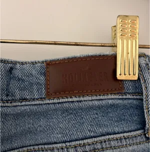 Hollister Ultra High-Rise Dad Ripped Jeans thumbnail 3