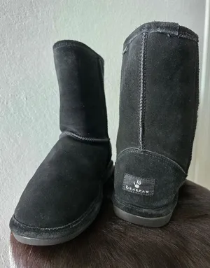 BearPaw Black Suede Sheepskin Lined Winter Boots Women's Size 9 thumbnail 1