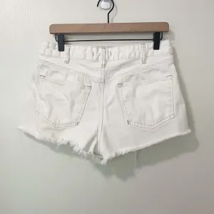 FREE PEOPLE Logan‎ Denim Shorts in Optic White size 29 thumbnail 3