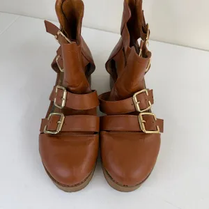 Breckelle's brown gold buckle strappy chunky heel‎ zip ankle boots sandals 8 thumbnail 2