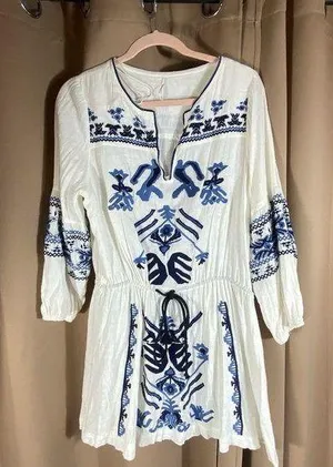 Free People Mini Dress Medium White Embroidered Blue Boho Cinch Artsy Beachy thumbnail 1