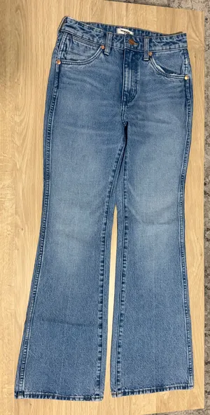 Wrangler Westward 626 High-Rise Bootcut Jeans thumbnail 4